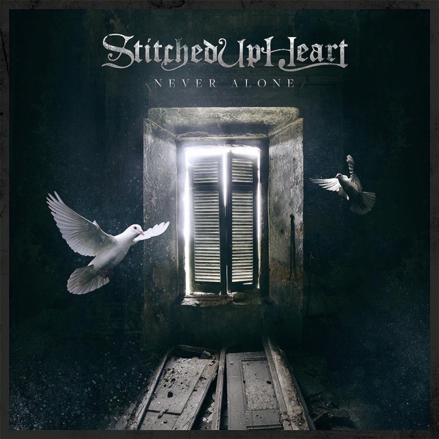 Album Never Alone par STITCHED UP HEART