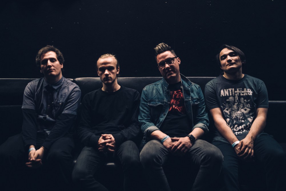 Two Trains Left  par Two Trains Left 