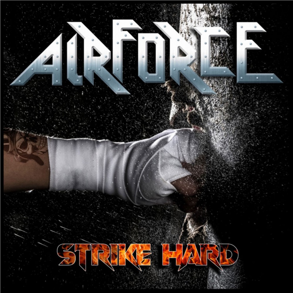 Album Strike Hard par AIR FORCE