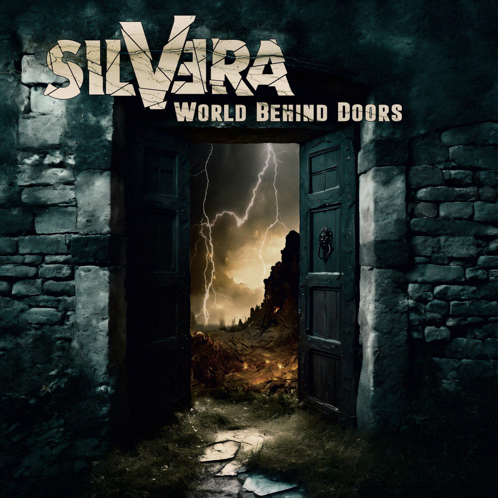 World Behind Doors par Silvera