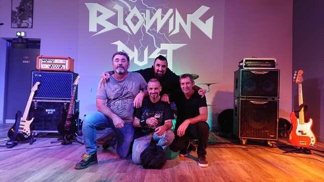 Blowing Dust par Blowing Dust