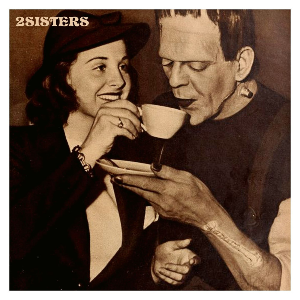 She Likes Monsters par 2 SISTERS