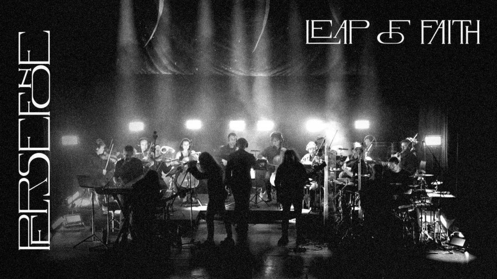 Persefone sublime son art avec l'Orchestre National d'Andorre sur le single 'Leap Of Faith' 