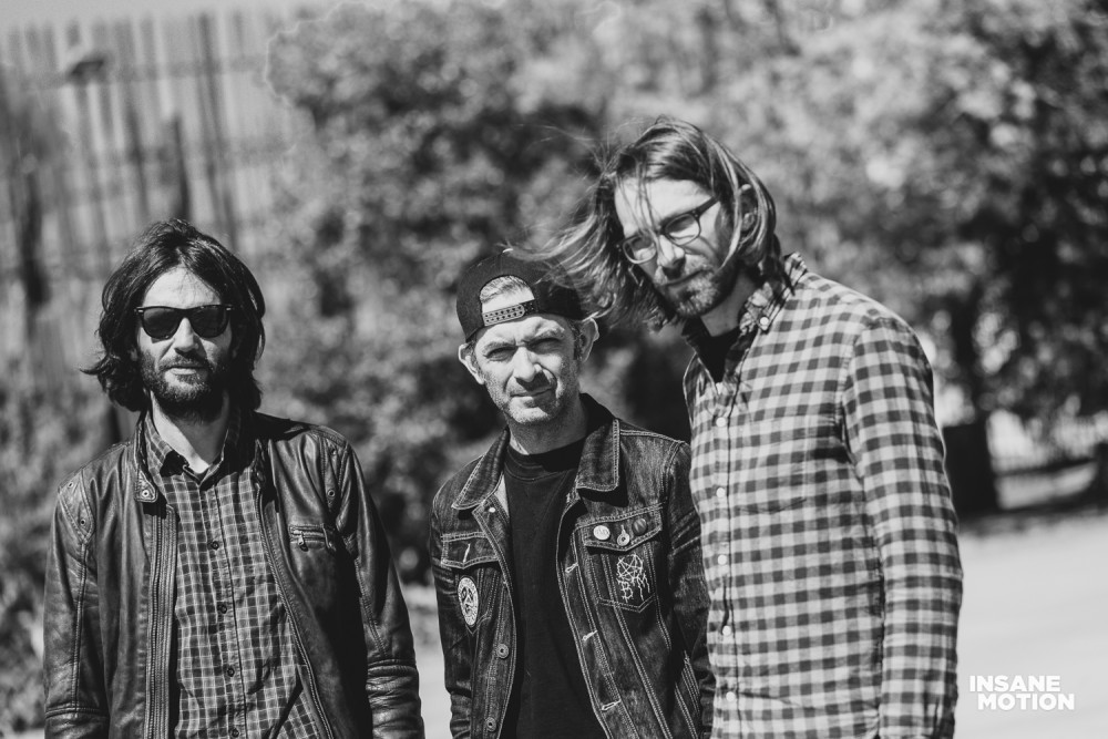Les Hommes Crabes dévoilent les coulisses du studio dans le clip de 'I Try' 