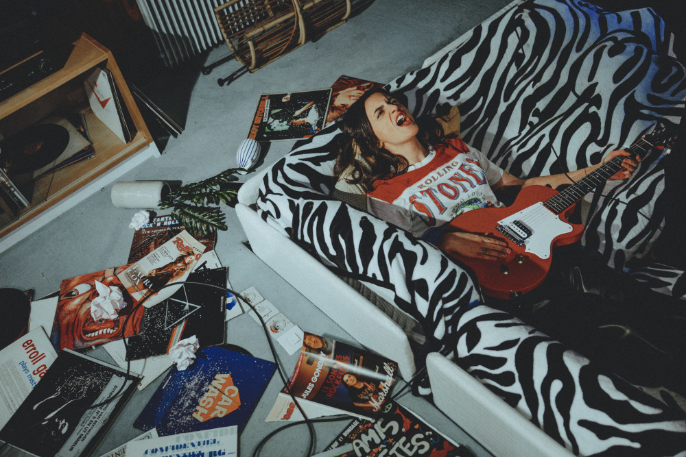 Laura Cox dévoile le clip engagé de 'The Broken', extrait de l'album 