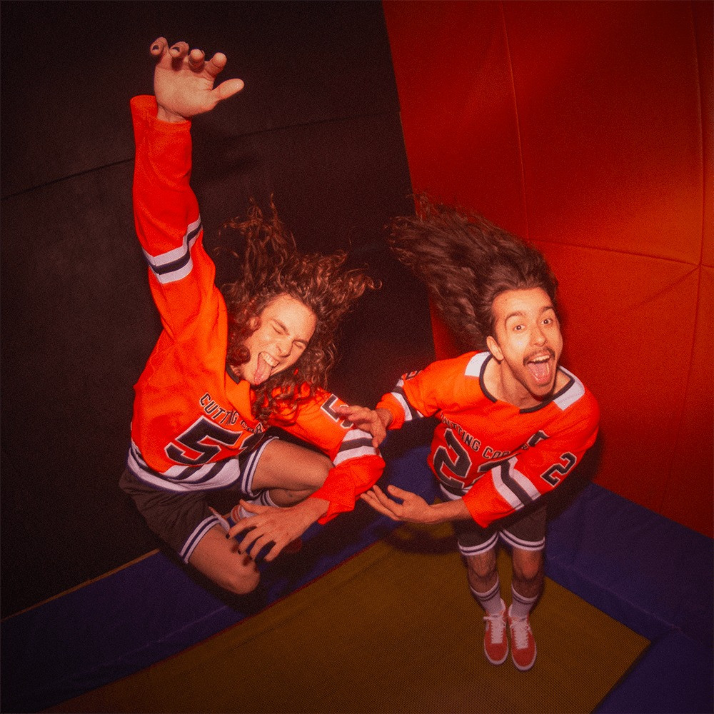 Cutting Corners enclenche la vitesse supérieure avec le single 'Join the Club' 