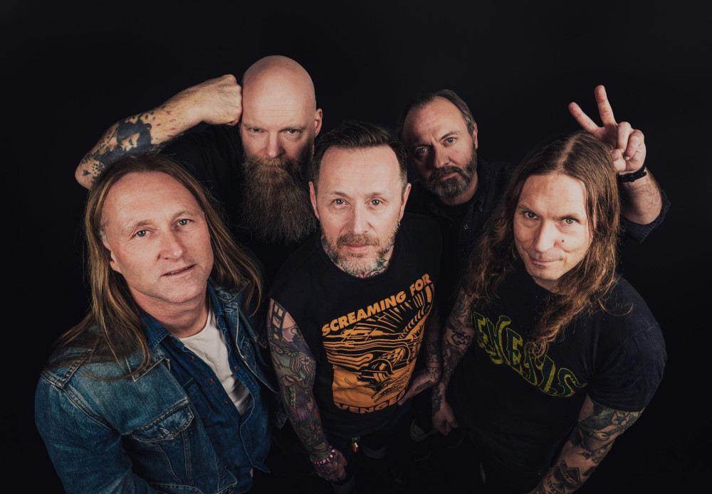 Audrey Horne dévoile le single 'God Damn Beautiful' et annonce son nouvel album 