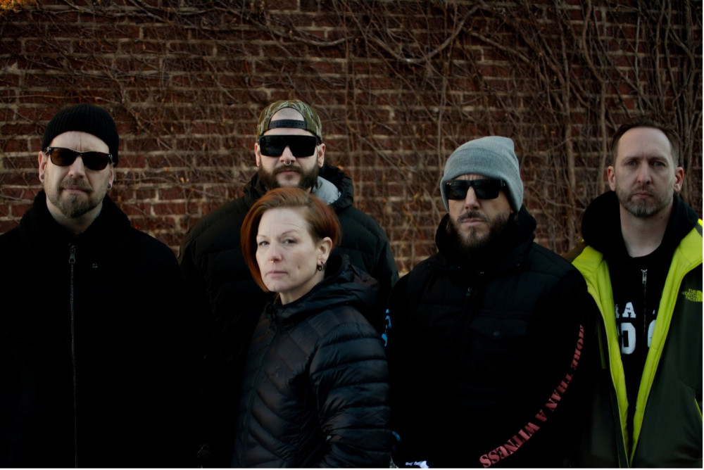 Walls Of Jericho dévoile le clip féroce de son nouveau single pour annoncer la sortie de son prochain album. 