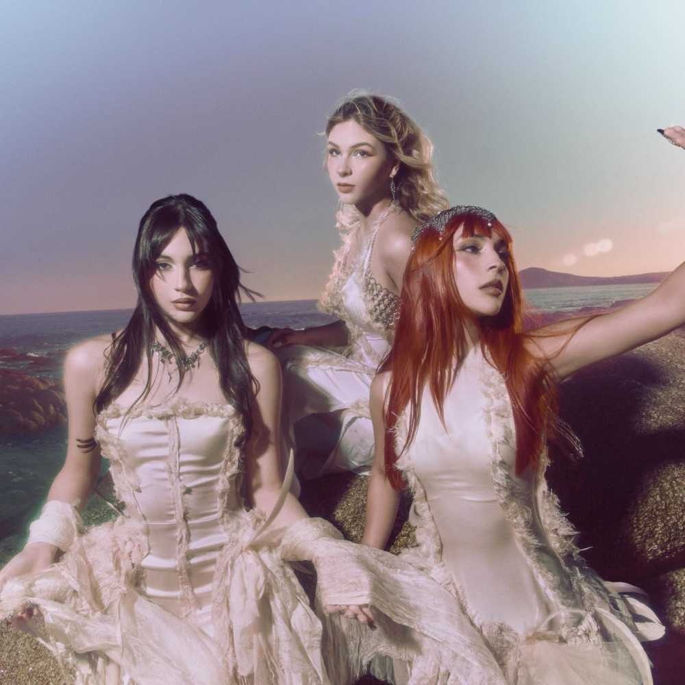 THE WARNING, leur nouvel album sort aujourd'hui ! 
