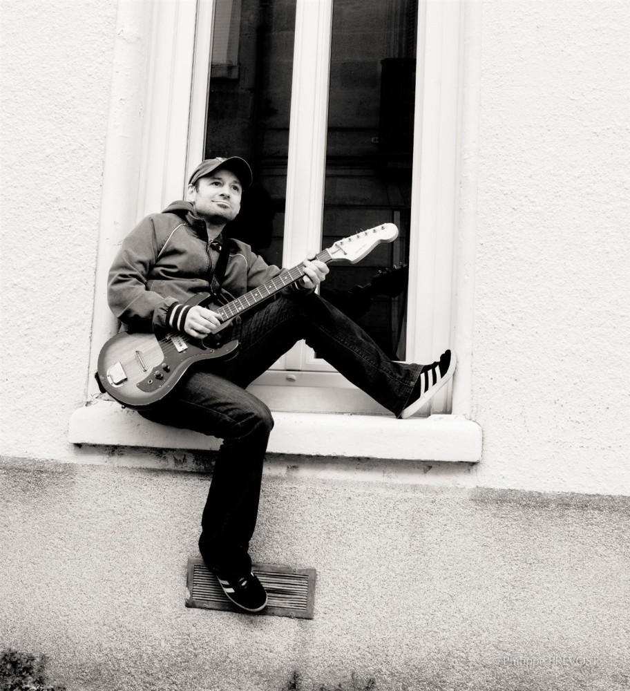 JULIEN PRAS sort son nouveau single 'Tell Me I'm Wrong', extrait de son nouvel album studio 'Minor Fall', sortie le 30 octobre 2026 