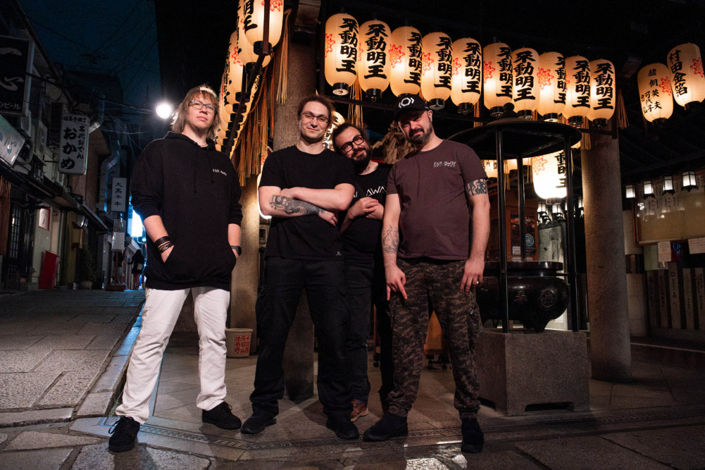 FAR AWAY dévoile le clip de son nouveau single 'Extinction Path', premier extrait de son nouvel EP 'Afterlife Of The Wild - Absence', prévu cet automne 2026 