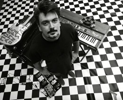 L'ORCHIDÉE COSMIQUE dévoile le clip de son nouveau single 'ORK-B3', premier extrait de son EP 'The Odd Signal' attendu en 2027, sortie le 2 octobre 2026 