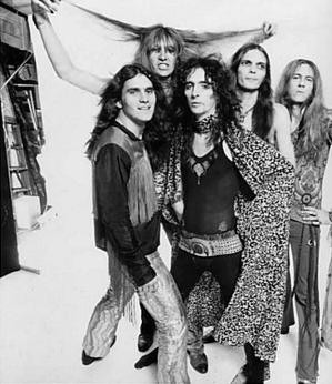ALICE COOPER reforme son groupe des années 70 ! 
