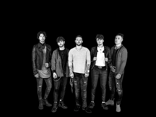 Asking Alexandria invite leurs fans à découvrir leur prochain album "See hat's on the inside", sortie prévue le 1er octobre 