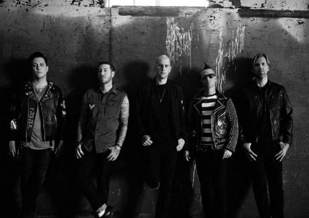 AVENGED SEVENFOLD, concert improvisé au Hard-Rock Café d'Helsinki ! 