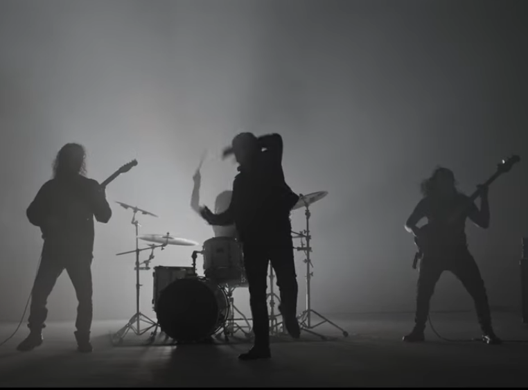 AZELMA, premier single, 'Prométhée' 