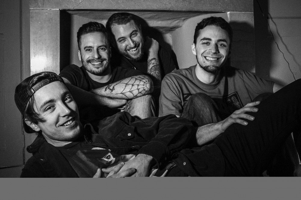 BARE TEETH : Endorsement avec Deviser! 
