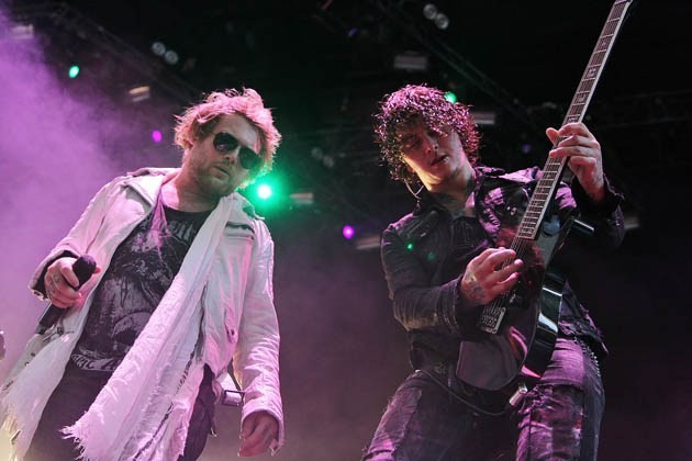 Ben Bruce (Asking Alexandria) et Danny Worsnop, de retour en studio ensemble !  