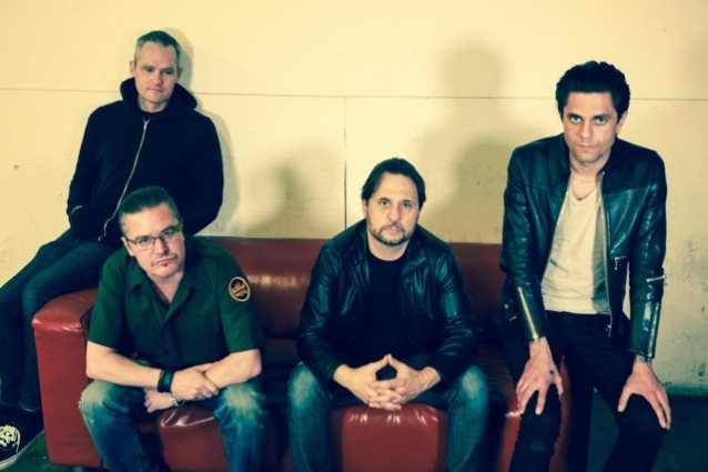 Dead Cross : Nouveau titre en écoute !  