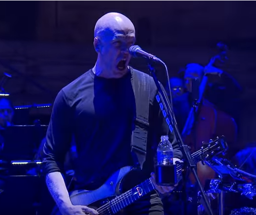 Devin Townsend dévoile le premier extrait de son nouveau DVD \'\'Live At The Ancient Roman Theatre Plovdiv\'\' 