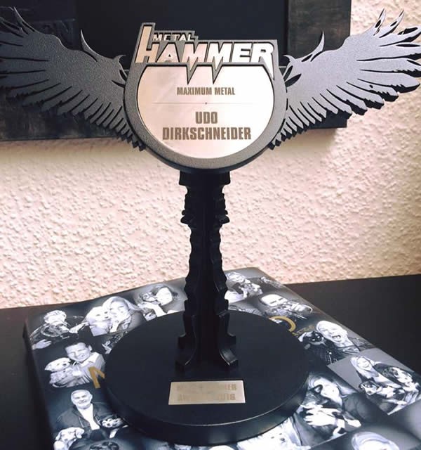 DIRKSCHNEIDER: Prix du Métal Hammer! 