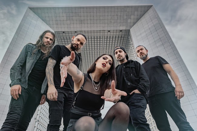 DUST IN MIND dévoile la vidéo 'Empty' 