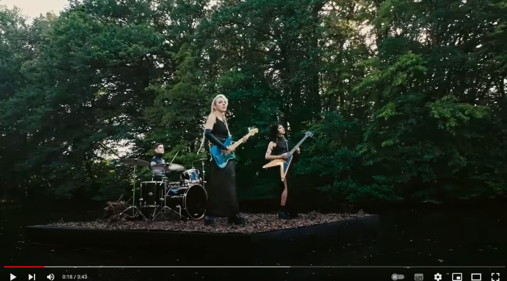 Grandma's Ashes sort un nouveau clip, 'Cassandra' 