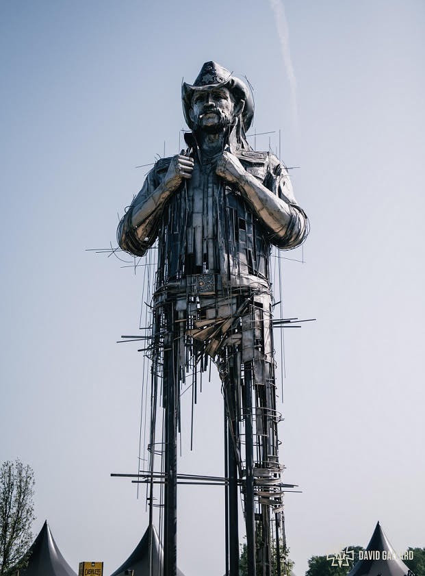 HELLFEST 2022 : Cérémonie en hommage à Lemmy Kilmister autour de sa nouvelle statue !