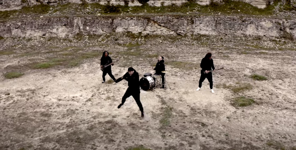 Honesty présente le clip de Silent Ones en featuring avec Sam Renescant  