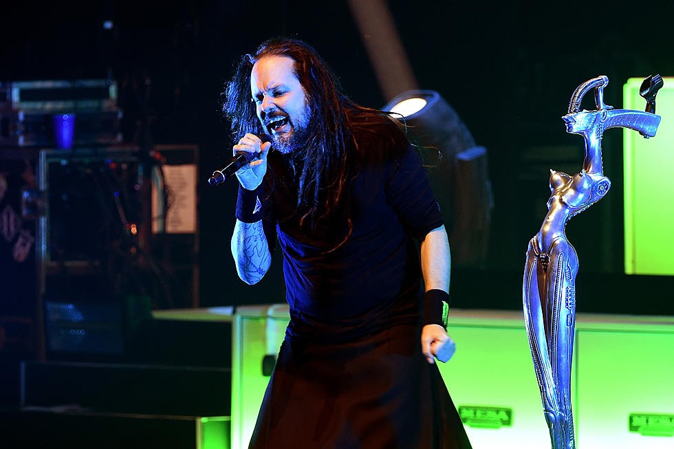 Jonathan Davis enregistre le chant pour le prochain album de Korn! 