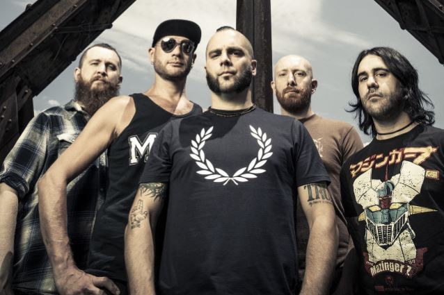 KILLSWITCH ENGAGE reporte ses concerts afin que Jesse Leach subissent une opération des cordes vocales 