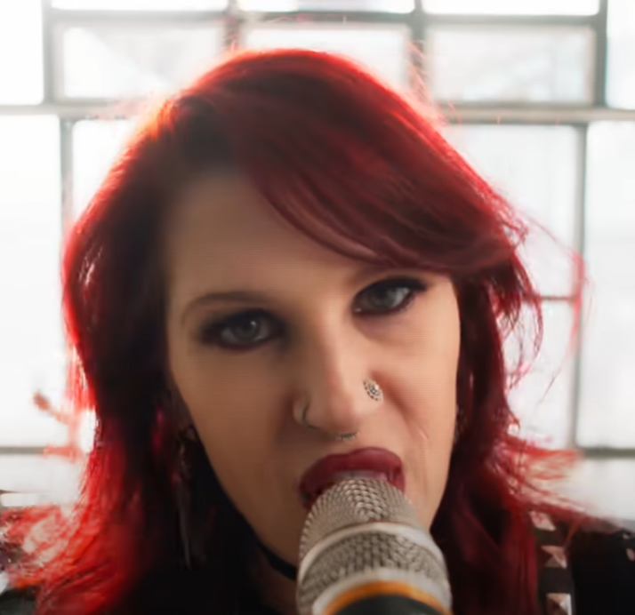 Kittie lance un nouveau single 'One Foot in the Grave' tiré de "Fire" 
