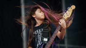 Le bassiste de METALLICA, Robert Trujillo, narre le documentaire \'\'KORN et le fils prodige!\'\' 