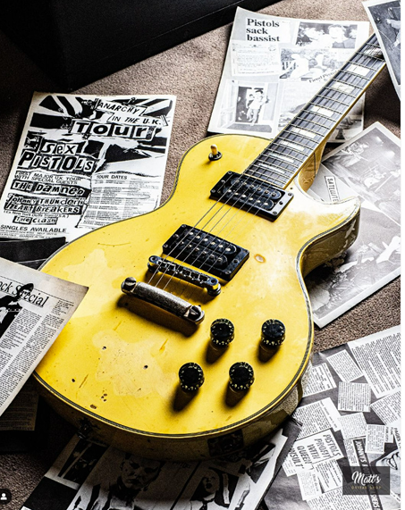Le retour de la Légendaire Guitare des Sex Pistols à Paris  