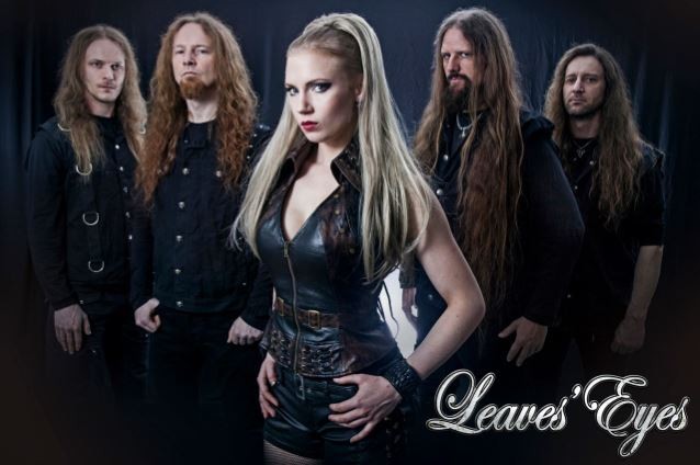 LEAVES' EYES, vidéo sur scène avec leur nouvelle chanteuse, Elina Siirala 