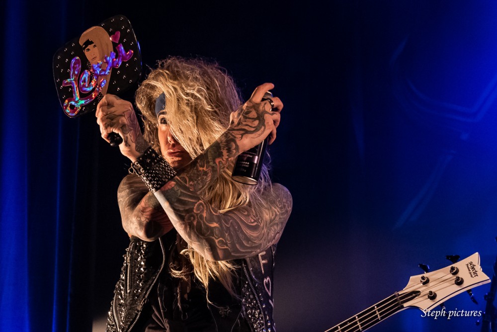 Lexxi Foxx quitte Steel Panther !! 