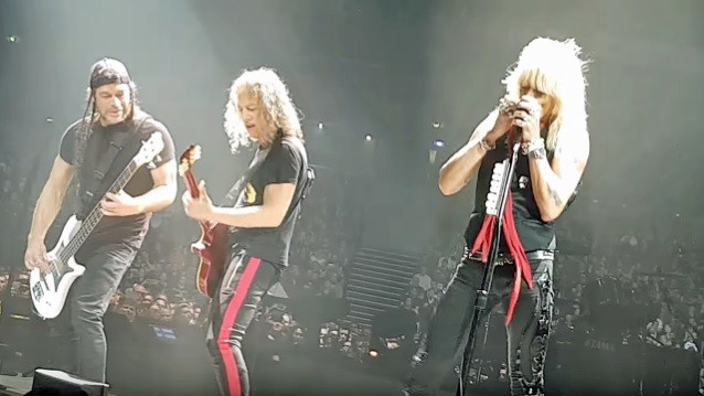 Michael Monroe rejoint METALLICA sur scène à Helsinki ! 