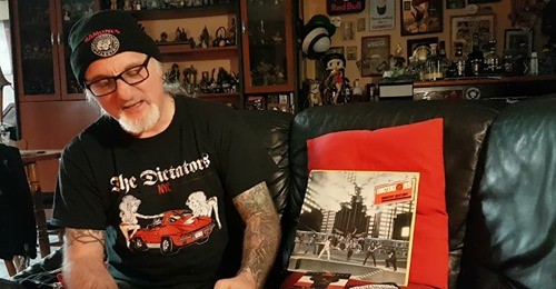 One day, one tish, one skeud ! Today THE DICTATORS avec Keutan Von Panzer ! 