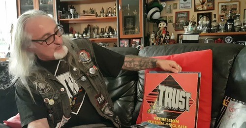 One day, one tish, one skeud ! Today TRUST et Coup de gueule Flight Case Tour avec KEUTAN Von Panzer ! 