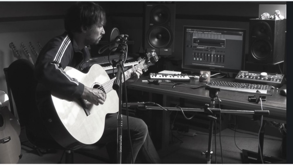 PINEAPPLE THIEF dévoile une vidéo acoustique de Bruce Soord  ! 