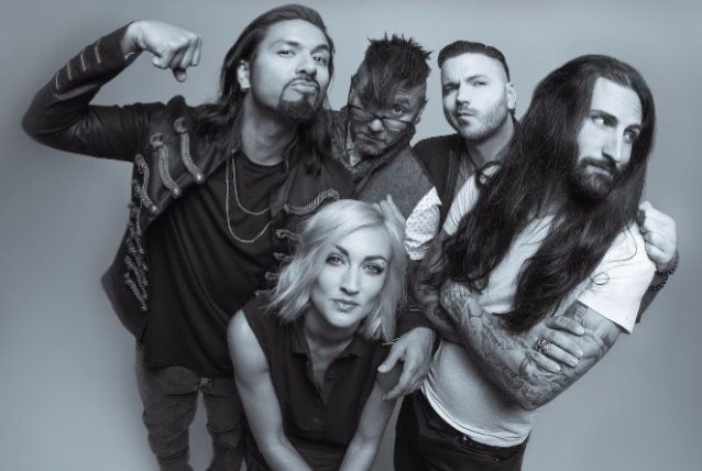 POP EVIL sort tout juste du studio pour son prochain album 