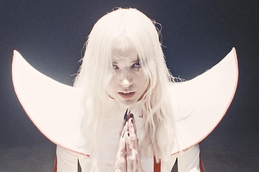 Poppy s'empare de tous les spectateurs dans un clip façon Kill Bill! 