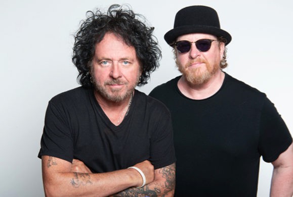 Qaund deux anciens membres de TOTO sortent leur premier album solo le même jour !  