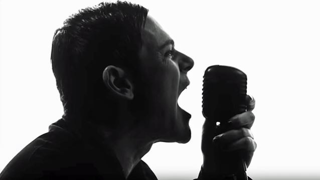 RICHARD Z. KRUSPE (Rammstein) dans le nouveau clip de HOTEI 