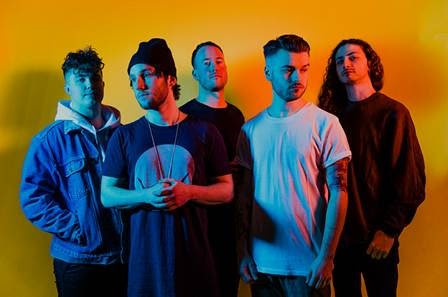 SHVPES dévoile un nouveau clip et annonce son prochain album 