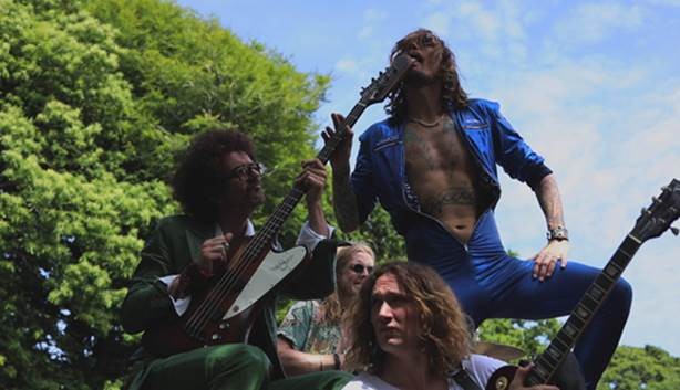 THE DARKNESS : Découvrez le clip \'\'All The Pretty Girls\'\'!  