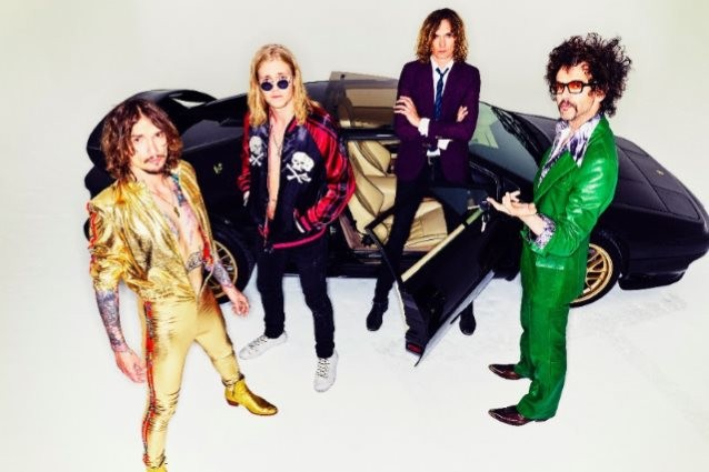 THE DARKNESS va sortir « Live At Hammersmith » 