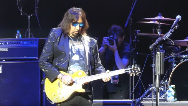Vidéo : ACE FREHLEY au M3 Rock Festival  