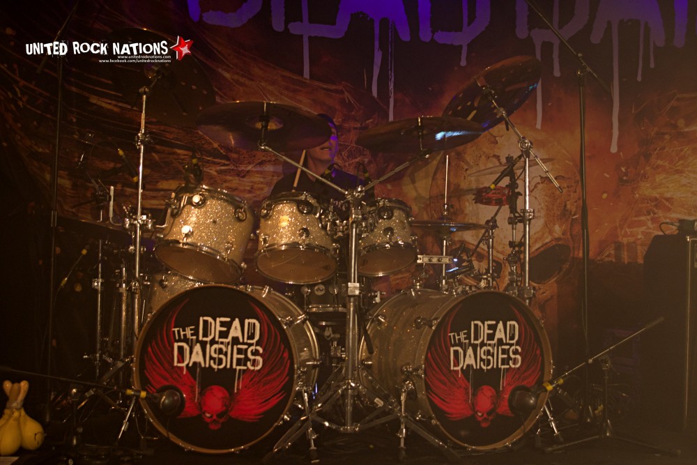 THE DEAD DAISIES / Guest THE NEW ROSES