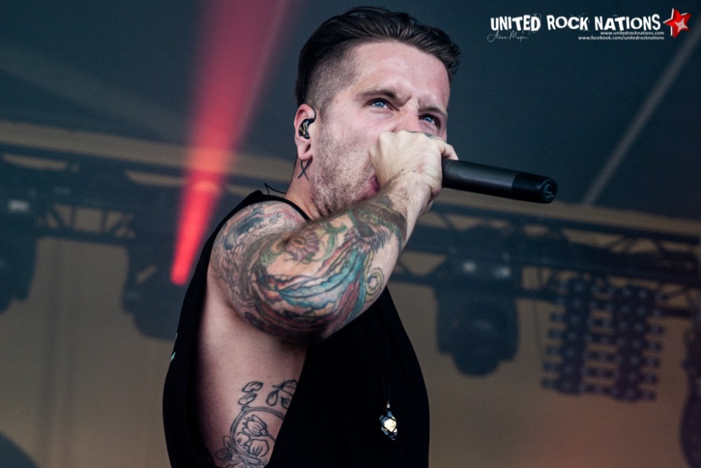 BURY TOMORROW sur la scène Warbird du Download Festival 2018
